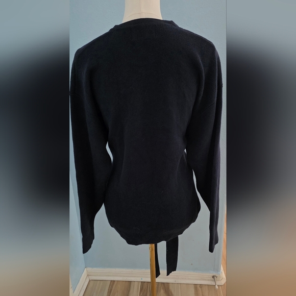 Modern Citizen Crew Neck Nara Sweater - Picture 4 of 9